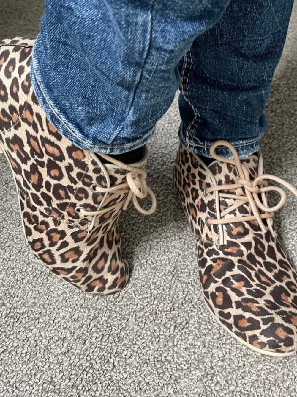😻 Leopard booties + FREE scarf | Size: 7